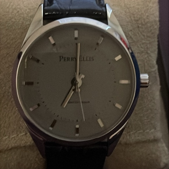 Men’s Perry Ellis watch - Picture 5 of 6